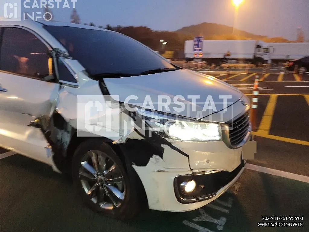 Photo 2 of 13: 2017 Kia Carnival Limousine, VIN KNAME811BHS312081 — Korean insurance auction