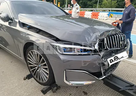 Photo 2 of 34: 2020 BMW 740i Design Pure Excellence, VIN WBA7R2105LCD99683 — Korean insurance auction
