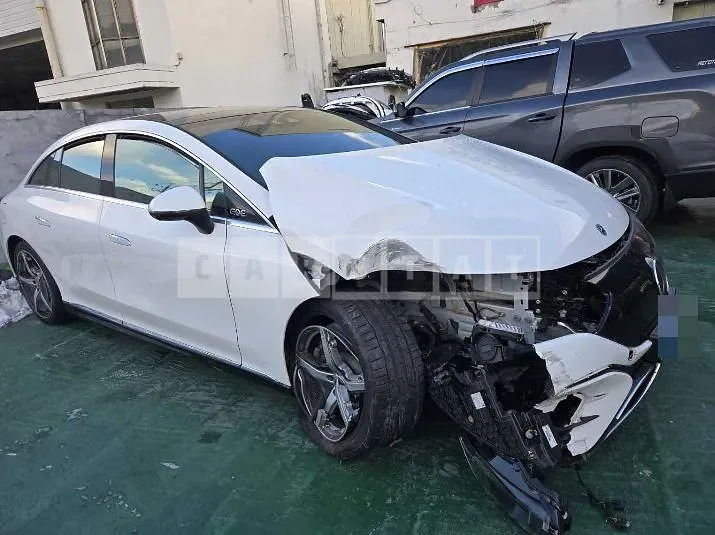Photo 2 of 16: 2023 Mercedes-Benz EQE350 4Matic — Korean insurance auction