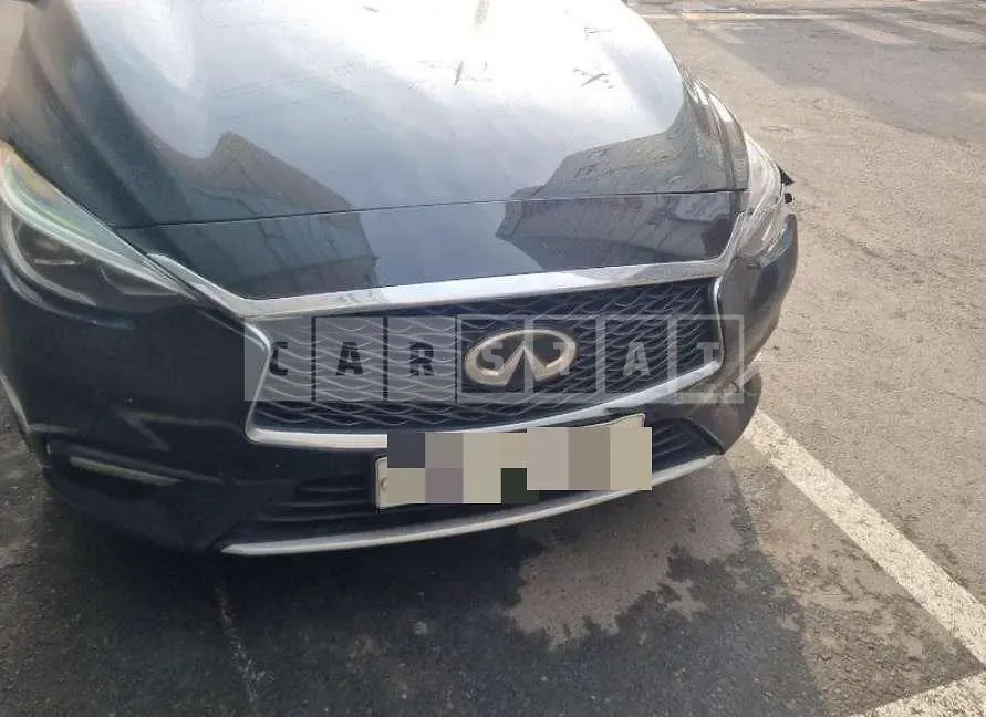 Photo 2 of 9: 2019 Infiniti Q30 — Korean insurance auction