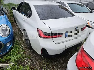 Photo 1 of 20: 2023 BMW 320i — Korean insurance auction