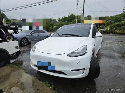 Photo 1 of 17: 2022 Tesla Model Y Long Range — Korean insurance auction
