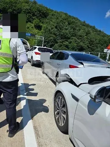 Photo 2 of 6: 2016 Kia K5 2.0 Hybrid — Korean insurance auction