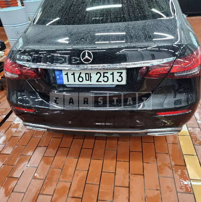 Photo 2 of 17: 2021 Mercedes-Benz E250, VIN W1KZF4FB3MA891607 — Korean insurance auction