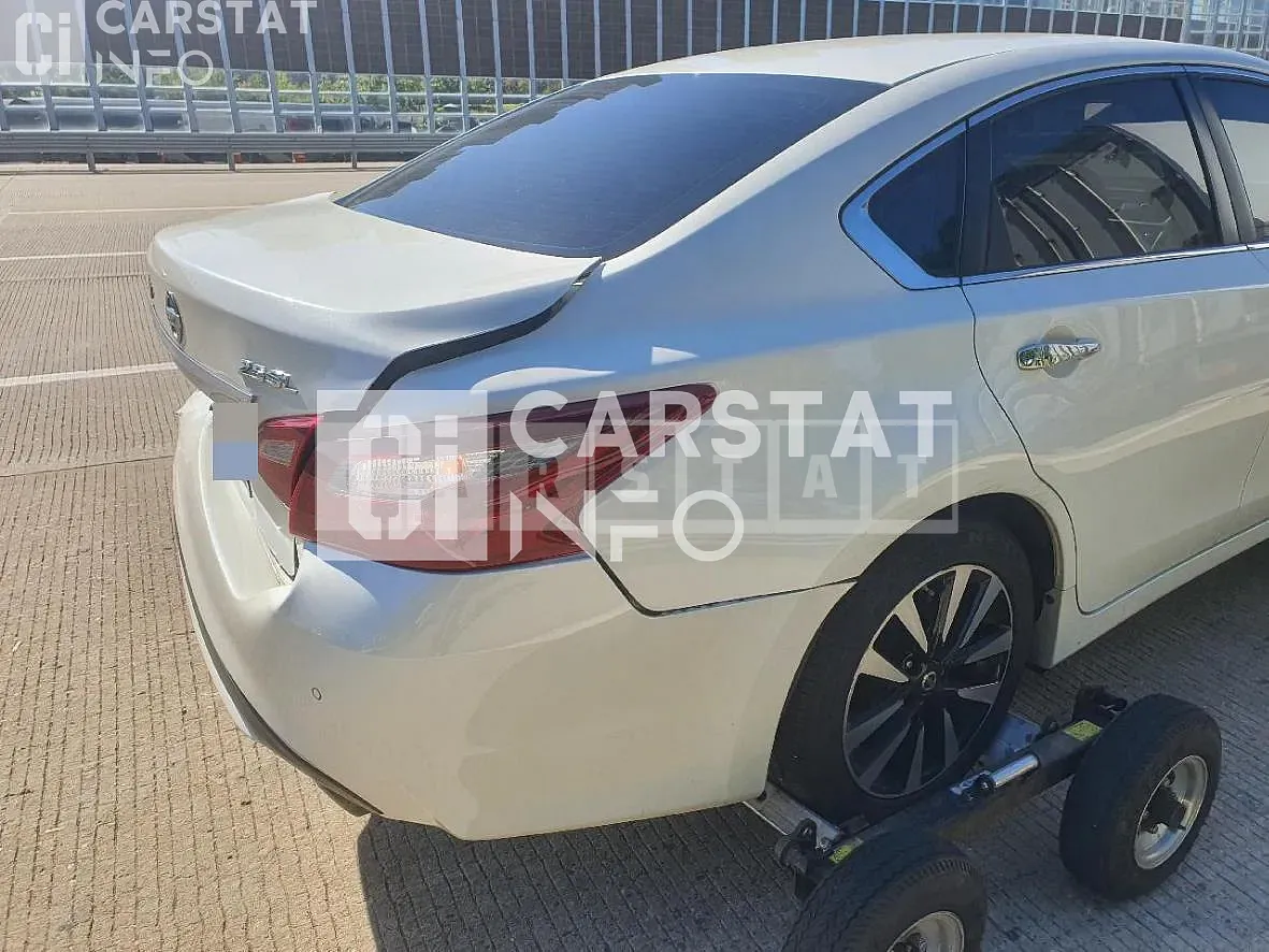 Photo 2 of 13: 2018 Nissan Altima 2.5 — Korean insurance auction