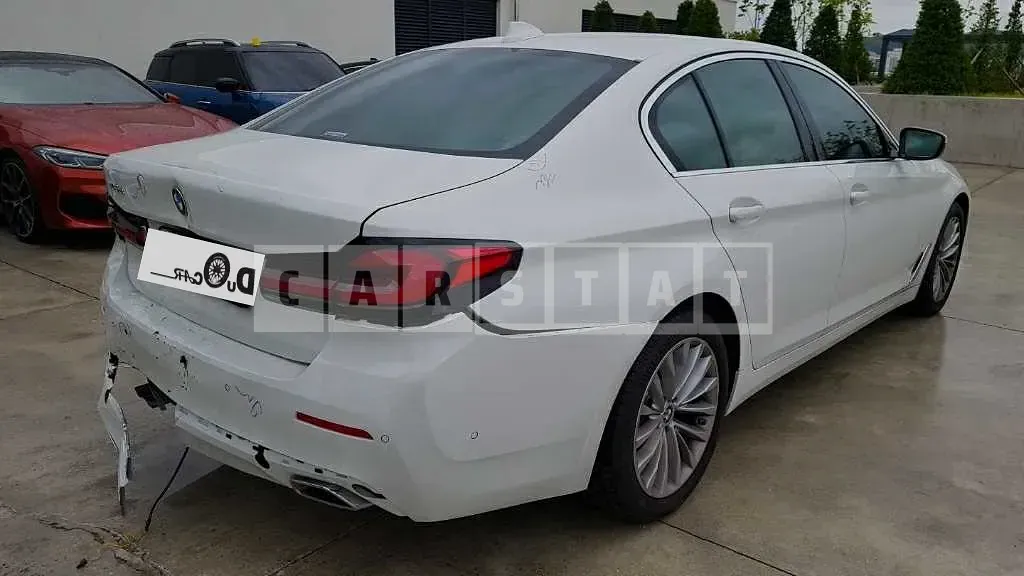 Photo 2 of 9: 2022 BMW 520i, VIN WBA11BH08NCK00984 — Korean insurance auction