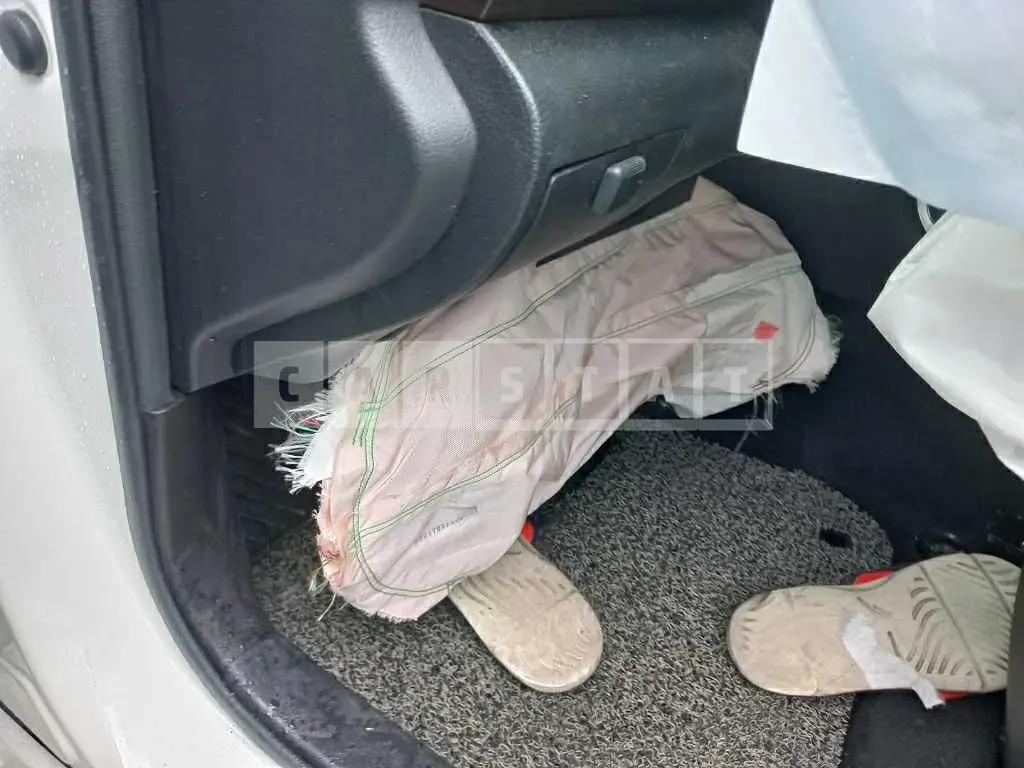 Photo 2 of 25: 2017 Toyota Camry, VIN 4T1BF1FK5HU759880 — Korean insurance auction