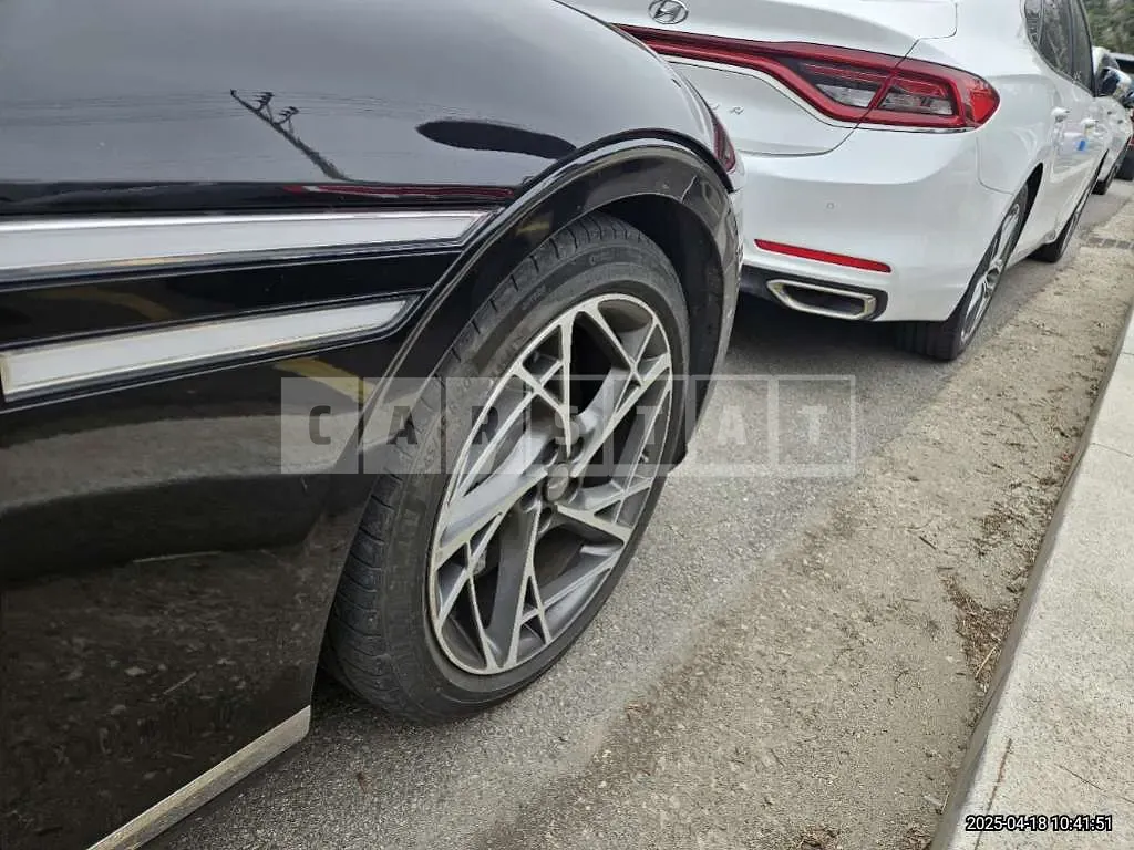 Photo 2 of 4: 2023 Genesis (parts) G90 Wheel, Side Mirror — Korean insurance auction