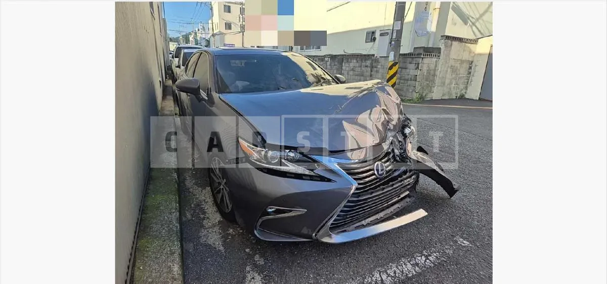 Photo 2 of 36: 2016 Lexus ES300h — Korean insurance auction