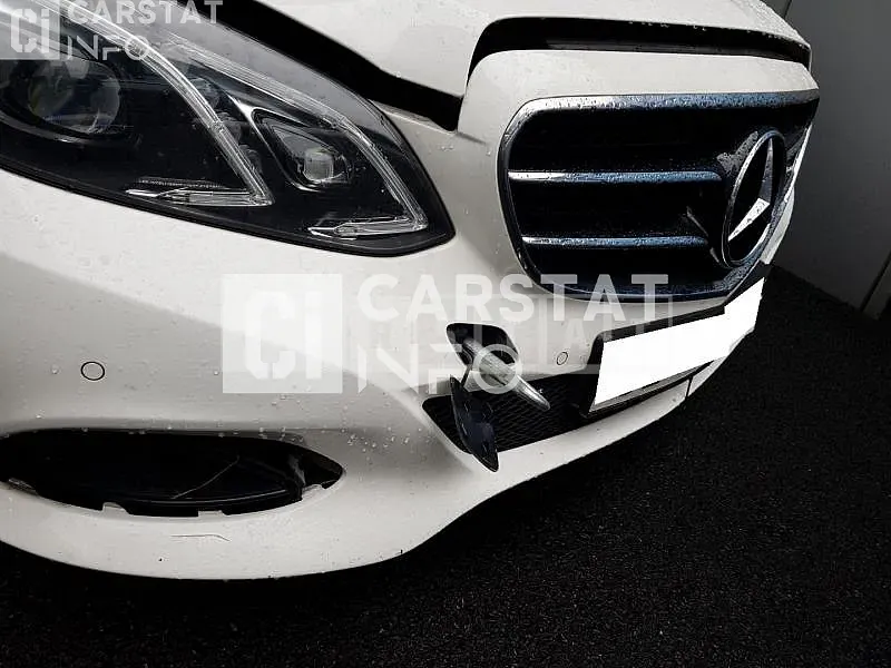 Photo 2 of 10: 2015 Mercedes-Benz E220 BlueTec, VIN WDDHF0AB7FB125310 — Korean insurance auction