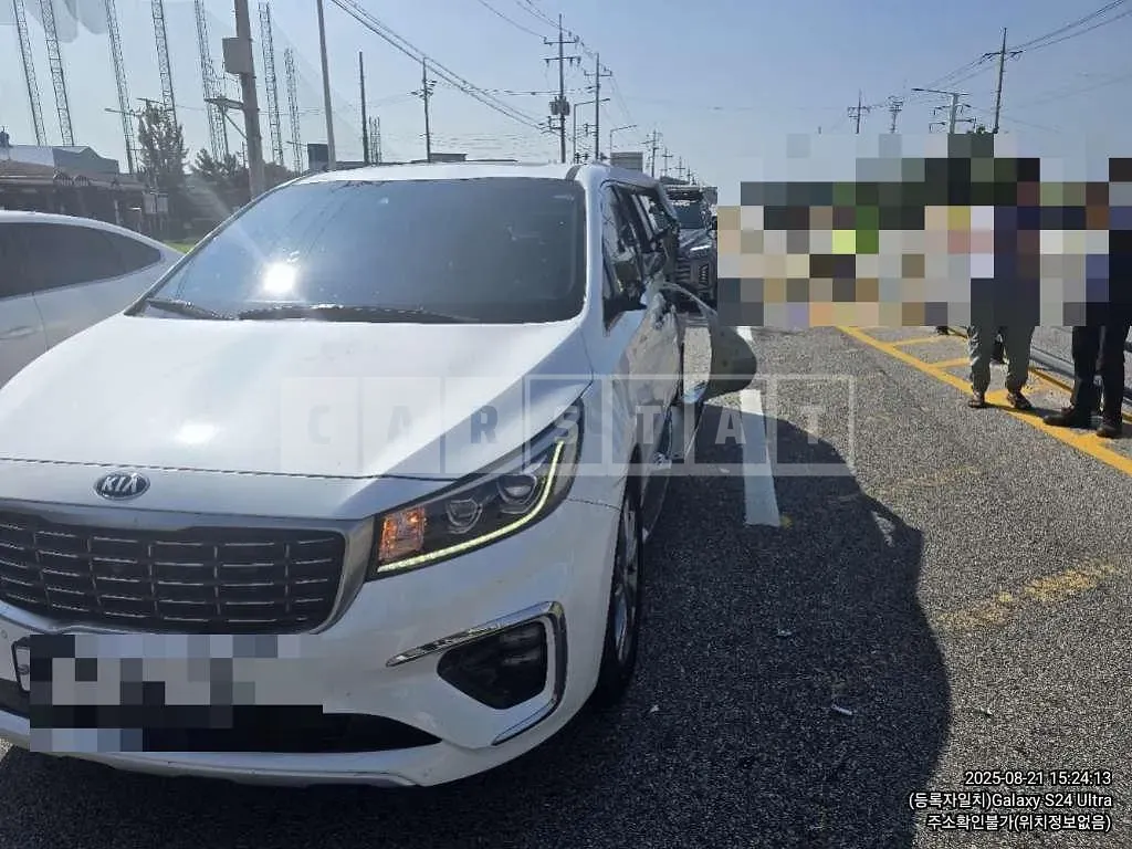 Photo 2 of 11: 2018 Kia Carnivals — Korean insurance auction