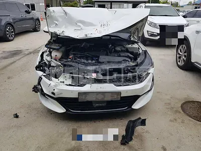 Photo 1 of 17: 2023 Kia K5 — Korean insurance auction