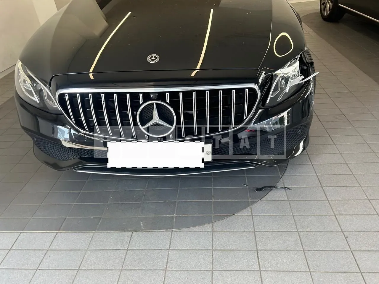 Photo 2 of 25: 2017 Mercedes-Benz E200, VIN WDDZF4CB8JA299278 — Korean insurance auction