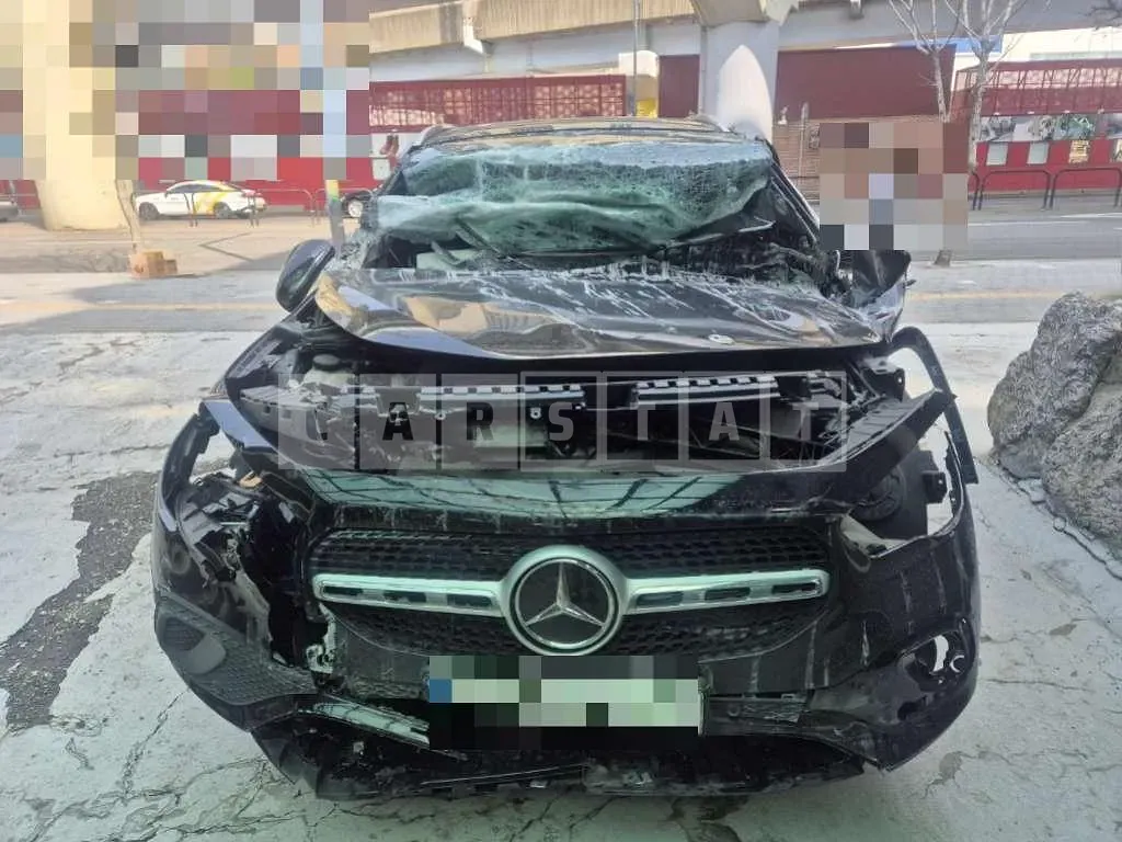Photo 2 of 21: 2021 Mercedes-Benz GLA220 — Korean insurance auction