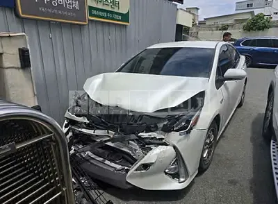 Photo 1 of 11: 2019 Toyota Prius — Korean insurance auction