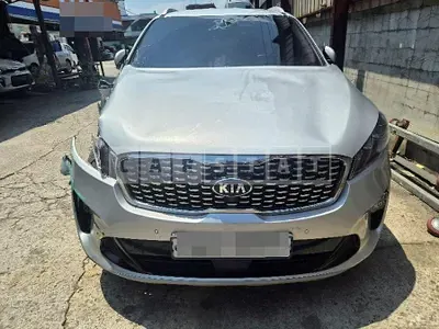 Photo 1 of 10: 2018 Kia Sorento R 2.0 (4WD) — Korean insurance auction