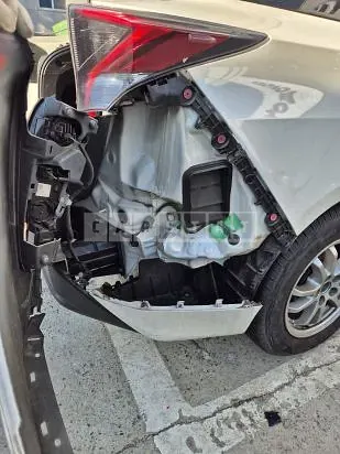 Photo 2 of 5: 2018 Toyota Prius — Korean insurance auction