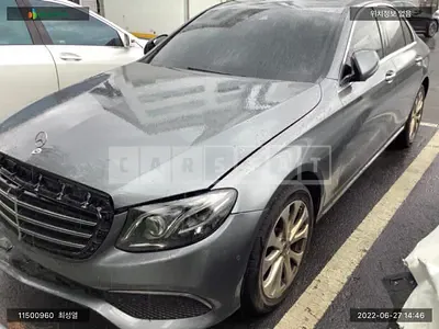 Photo 1 of 12: 2018 Mercedes-Benz E220d 4Matic, VIN WDDZF0FB1JA460459 — Korean insurance auction