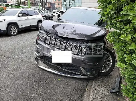 Photo 2 of 24: 2017 Jeep Grand Cherokee, VIN 1C4RJFJM6HC897912 — Korean insurance auction