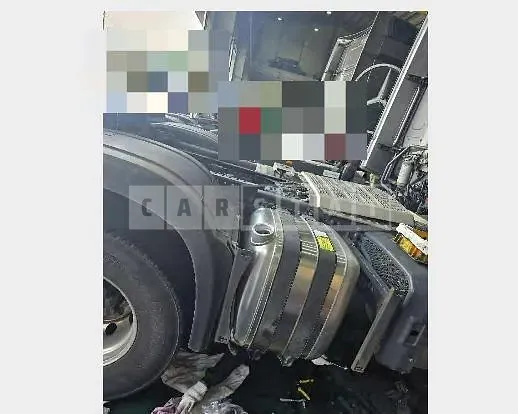 Photo 2 of 3: 2023 Mercedes-Benz (parts) Actros Fuel Tank — Korean insurance auction