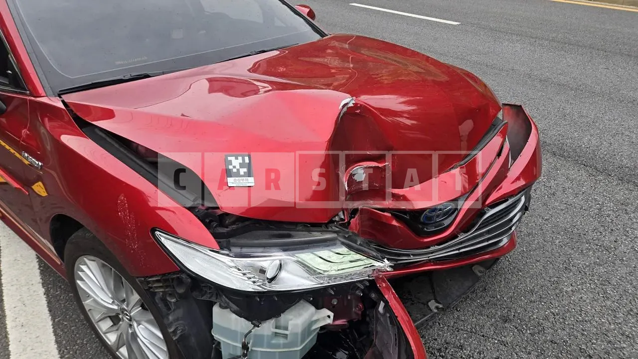 Photo 2 of 11: 2017 Toyota Camry Hybrid, VIN JTNB21HK7J3000846 — Korean insurance auction