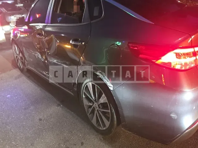 Photo 2 of 6: 2018 Kia K5 2.0 — Korean insurance auction