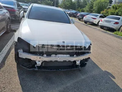 Photo 1 of 21: 2019 Mercedes-Benz E300, VIN WDDZF4JB4KA677326 — Korean insurance auction