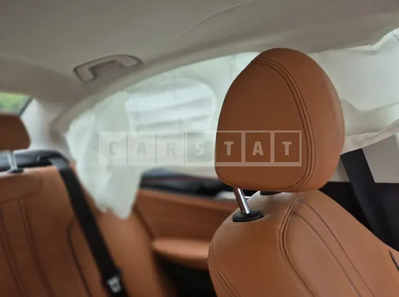 Photo 2 of 33: 2019 BMW 520i Luxury, VIN WBAJK9104LCD23889 — Korean insurance auction