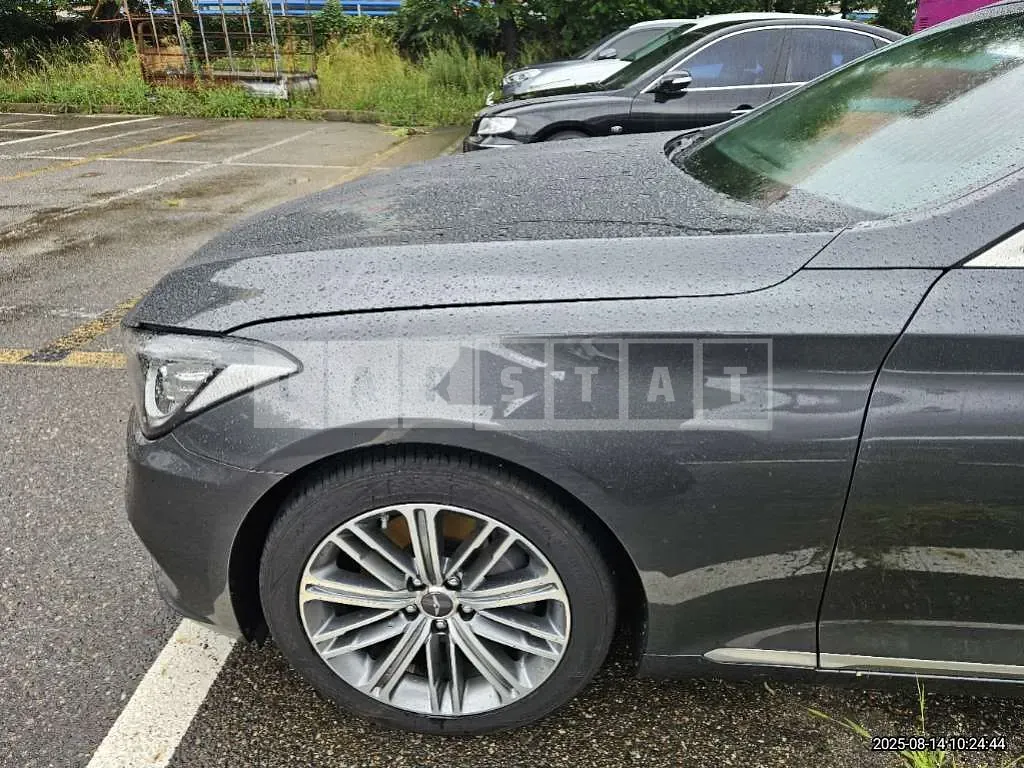 Photo 2 of 30: 2018 Genesis G80 3.3 — Korean insurance auction