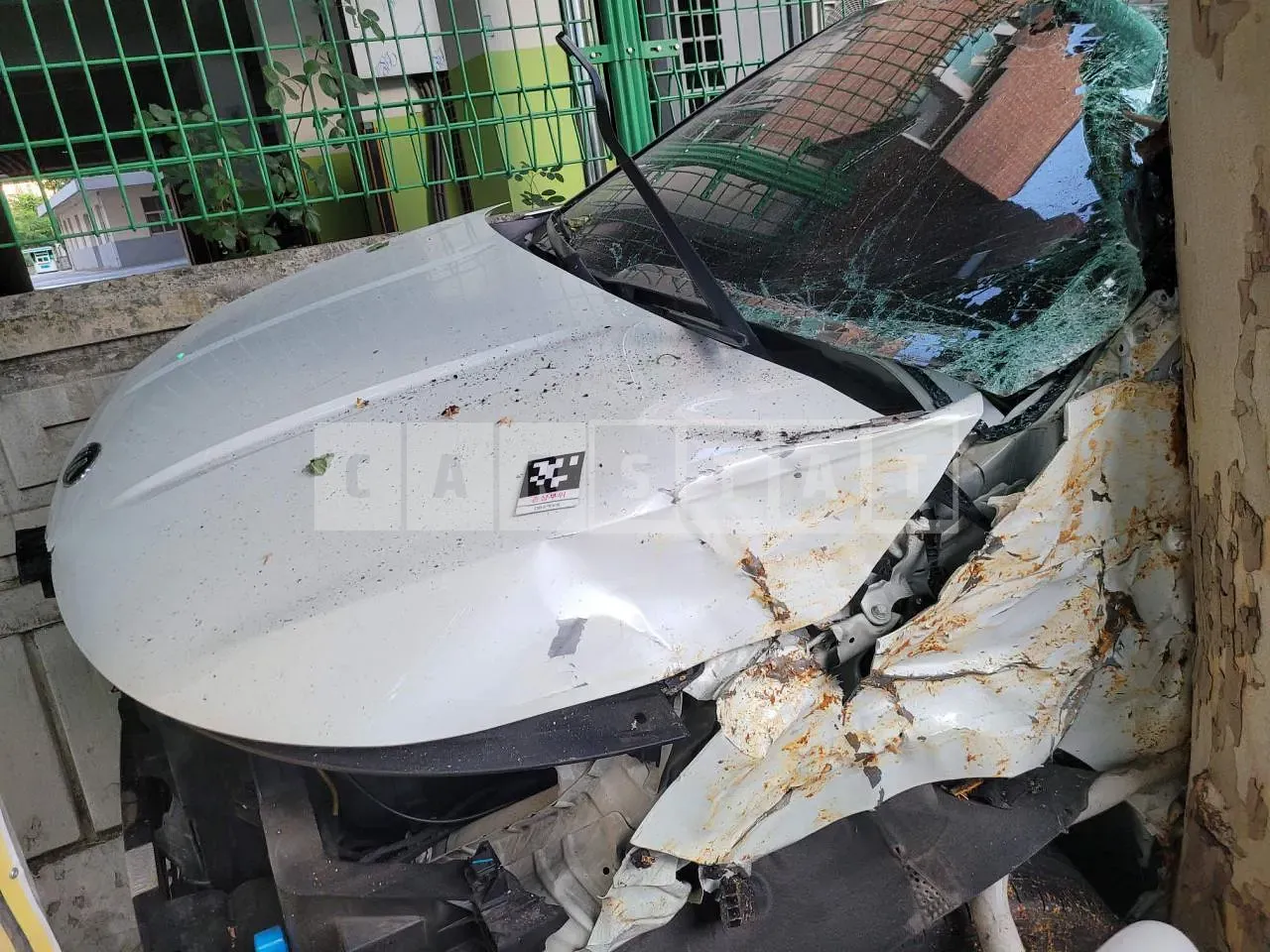 Photo 2 of 6: 2021 Kia Carnival, VIN KNANC81BBMS070910 — Korean insurance auction