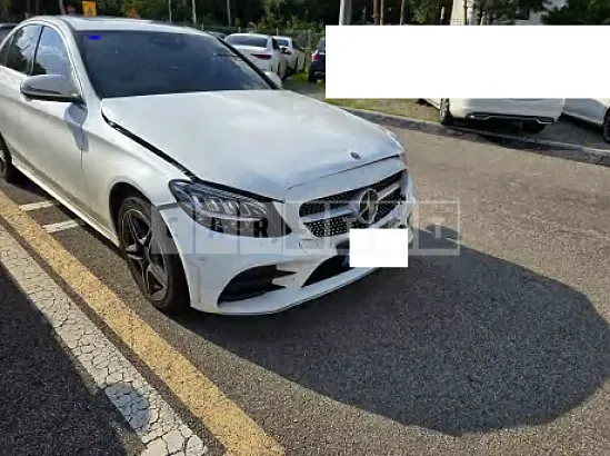 Photo 2 of 28: 2021 Mercedes-Benz C200 — Korean insurance auction