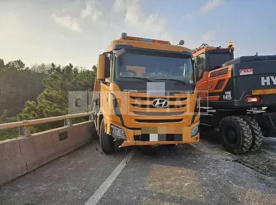 2016 excited 16 -ton vacuum -style road cleaning car