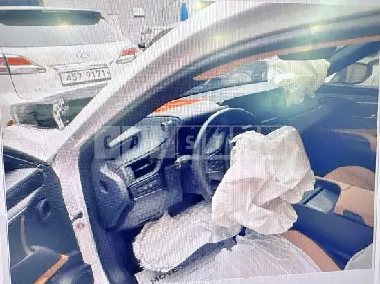 Photo 2 of 22: 2024 Lexus ES300h — Korean insurance auction