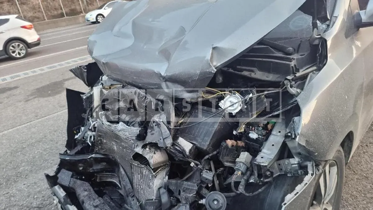 Photo 2 of 9: 2014 Hyundai Tucson, VIN KMHJT81VBFU017175 — Korean insurance auction