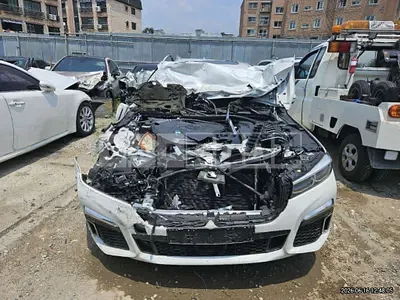 2022 BMW 740i