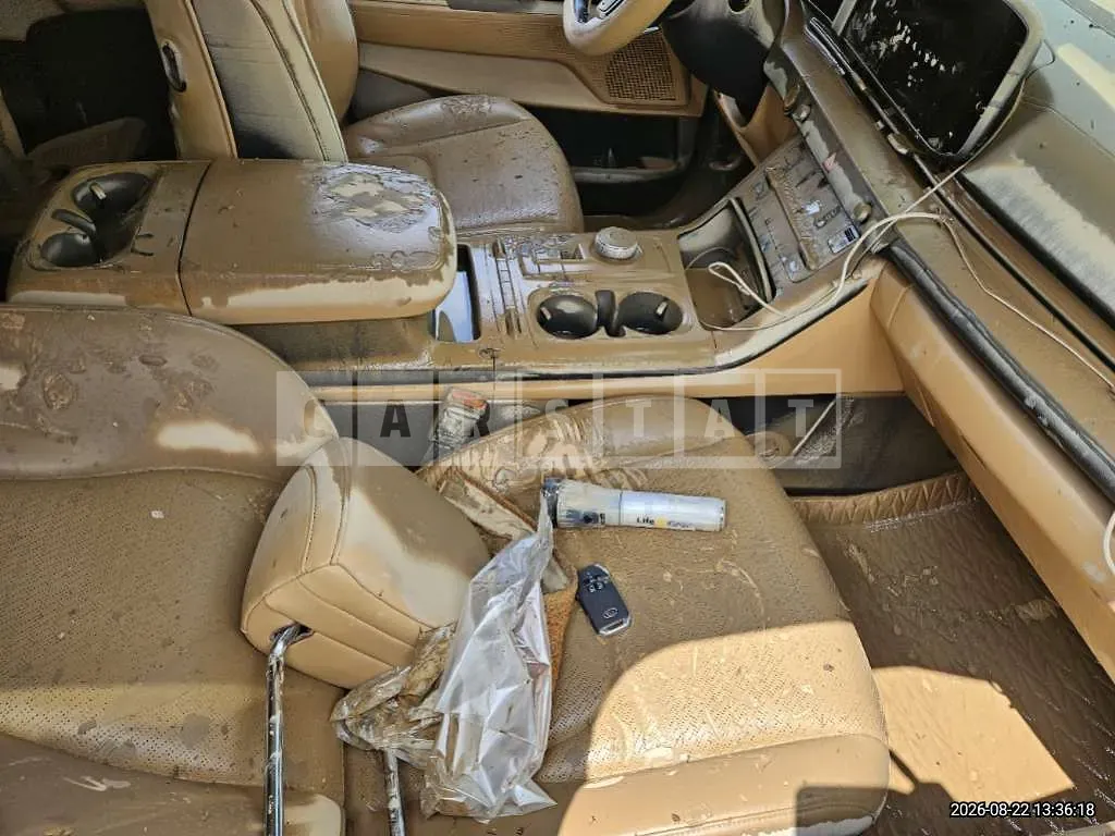 Photo 2 of 7: 2021 Kia Carnival Gasoline 3.5 — Korean insurance auction