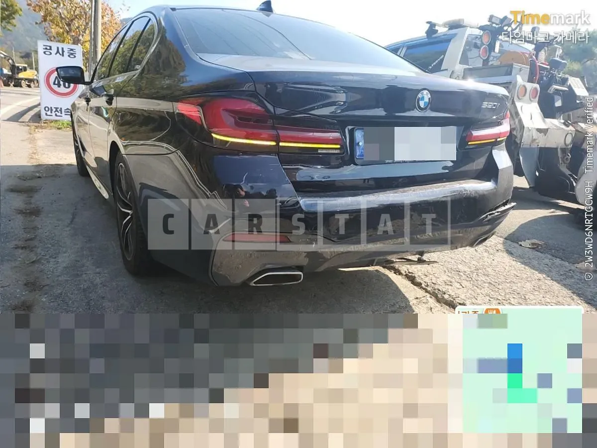 Photo 2 of 7: 2022 BMW 520i — Korean insurance auction