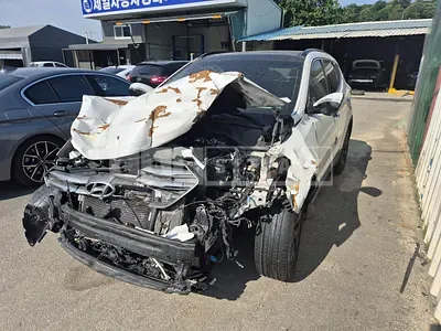 Photo 1 of 13: 2015 Hyundai Santa Fe, VIN KMHSW81UDGU580514 — Korean insurance auction