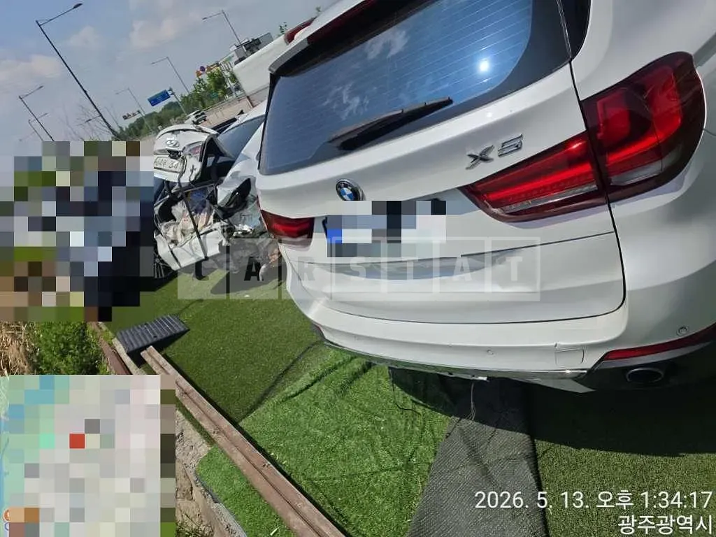Photo 2 of 8: 2015 BMW X5 xDrive30d — Korean insurance auction