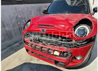 2018 BMW MINI Cooper SD five-door