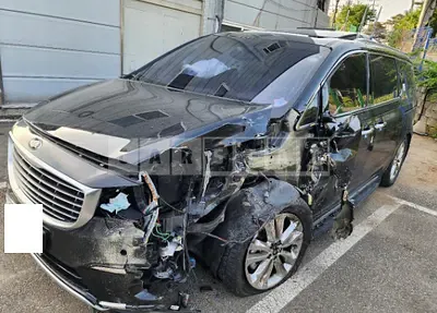 Photo 1 of 30: 2015 Kia Carnival, VIN KNAMC81ABFS056654 — Korean insurance auction