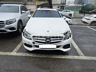 Photo 1 of 12: 2018 Mercedes-Benz C 200, VIN WDDWF4CB9JF615972 — Korean insurance auction
