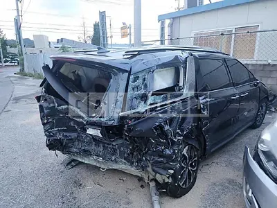 Photo 1 of 19: 2021 Kia Carnival — Korean insurance auction