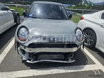 Photo 1 of 13: 2016 MINI Cooper Five-Door — Korean insurance auction
