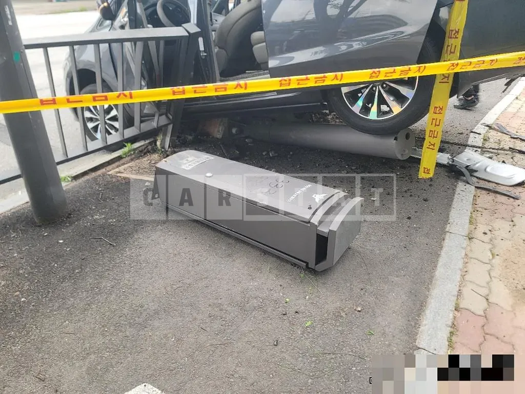 Photo 2 of 16: 2017 Kia Carnivals — Korean insurance auction