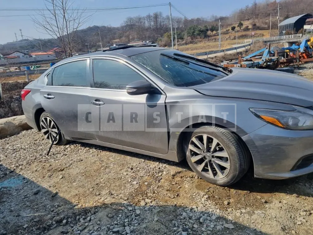 Photo 2 of 6: 2017 Nissan Altima 2.5, VIN 1N4AL3APXHC282673 — Korean insurance auction