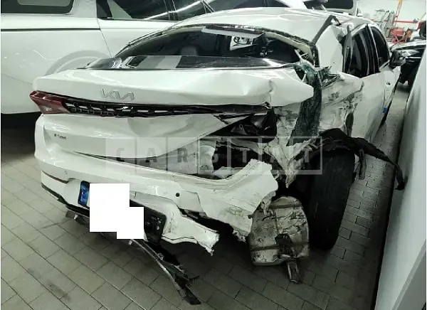 Photo 2 of 8: 2022 Kia K5 — Korean insurance auction