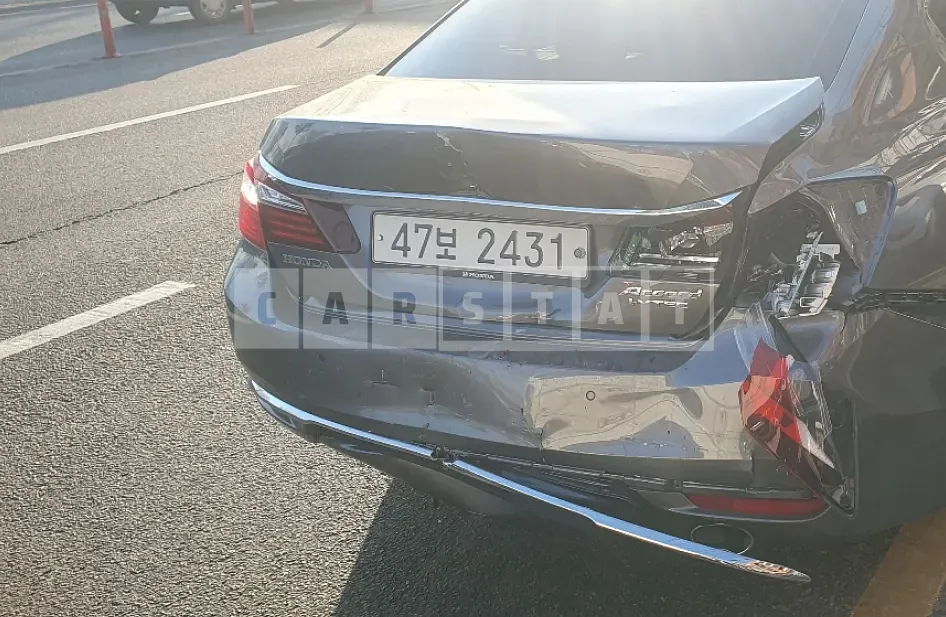 Photo 2 of 20: 2017 Honda Accord 2.4, VIN 1HGCR2680HA513878 — Korean insurance auction