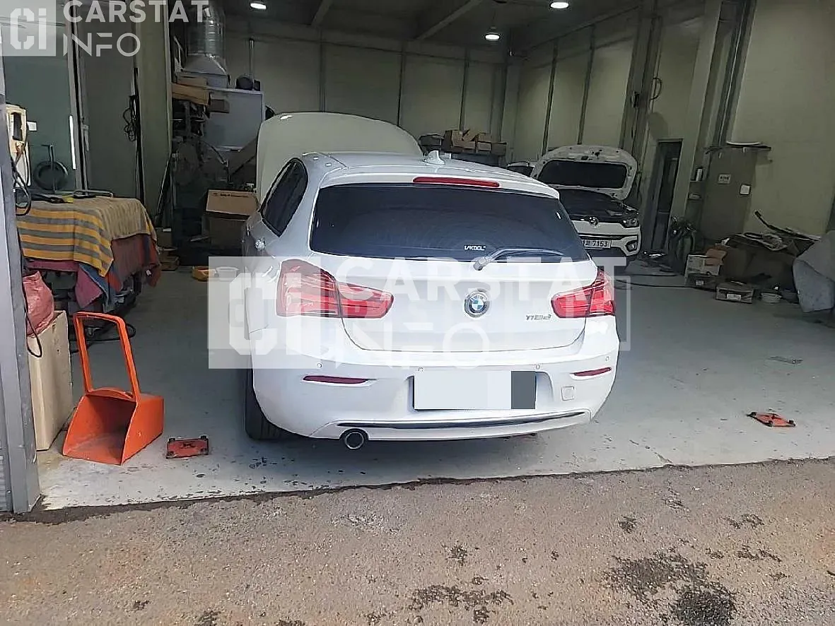 Photo 2 of 24: 2015 BMW 118d — Korean insurance auction