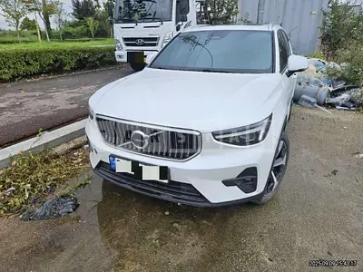 Photo 1 of 9: 2023 Volvo XC40B4 AWD — Korean insurance auction